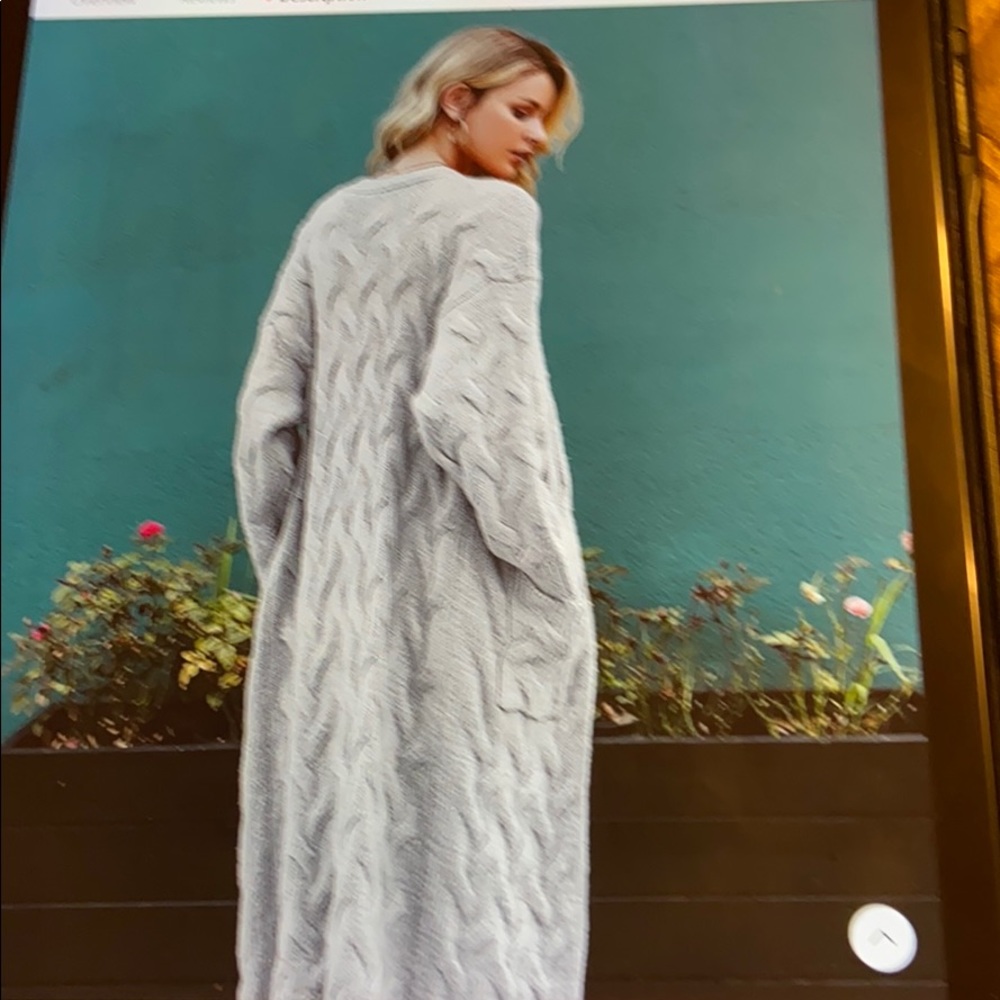 Winter cardigan size M . - Picture 2 of 8